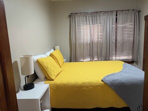 4 bedrooms, iron/ironing board, travel cot, free WiFi - Charming family home less than 10 min from I-80 (North Platte)