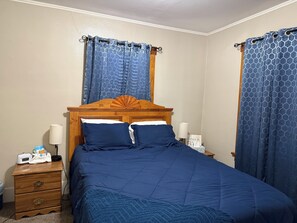 4 bedrooms, iron/ironing board, travel cot, free WiFi