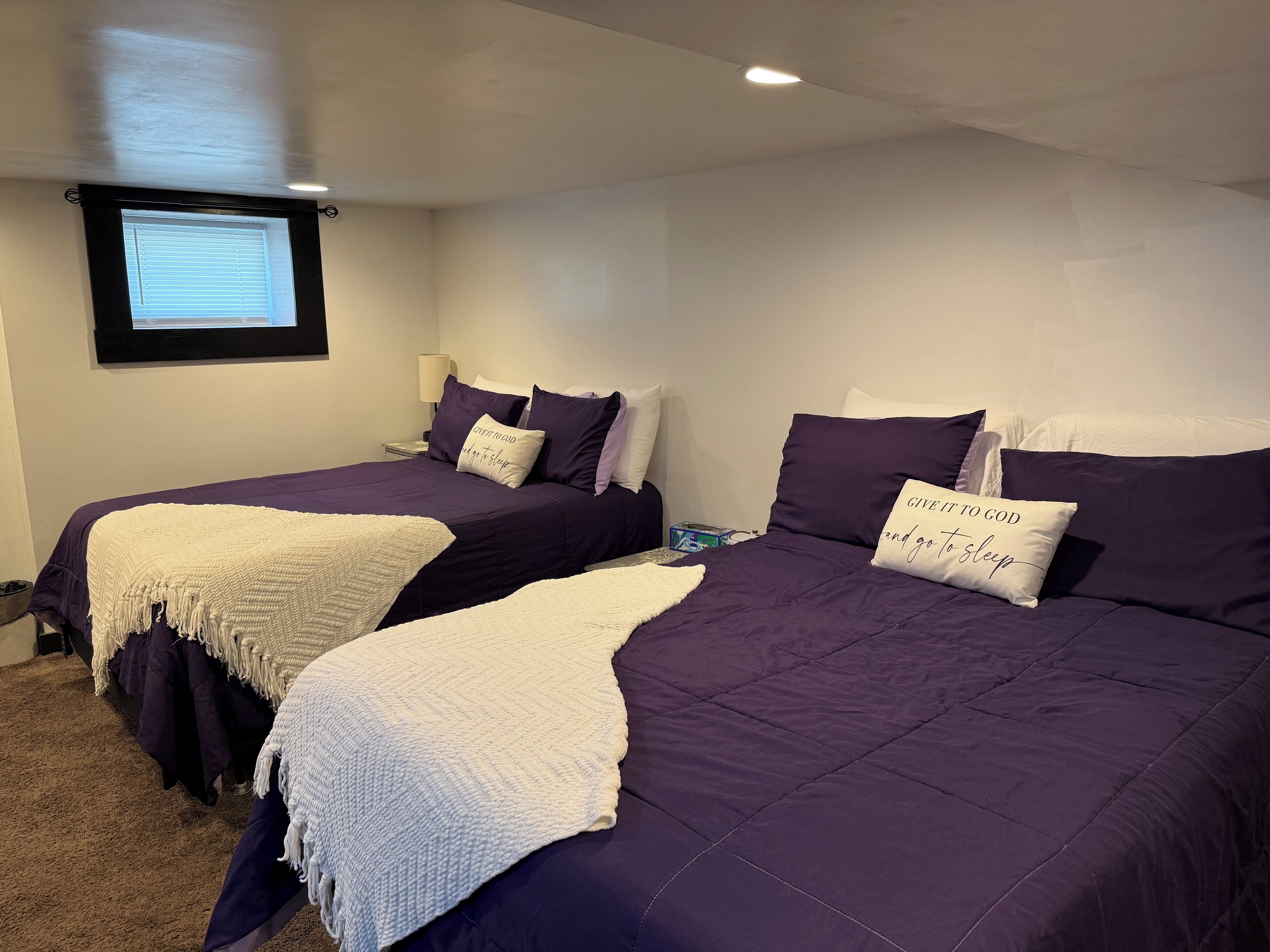 4 slaapkamers, een strijkplank/strijkijzer, reisbedje, gratis wifi