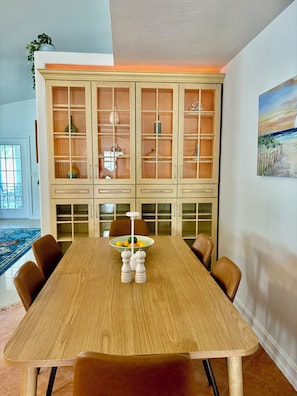 Dining - Serendipity at Naples Park | Quaint 3BR Home  • Near Beach & Dining (Naples Park)