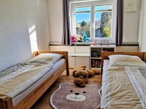 2 Schlafzimmer, Bügeleisen/Bügelbrett, Reisekinderbett, WLAN