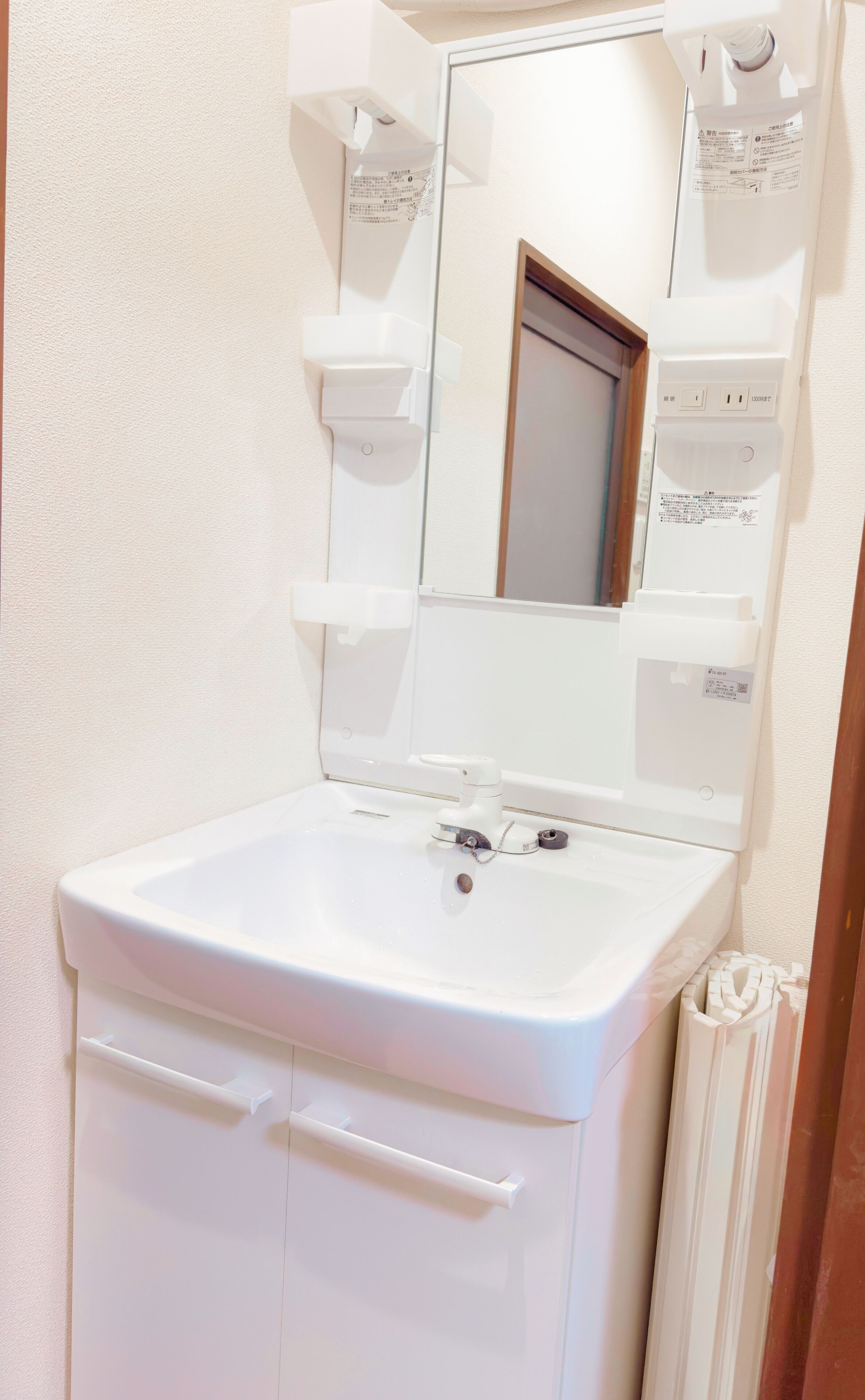 吹风机、毛巾、肥皂、洗发水