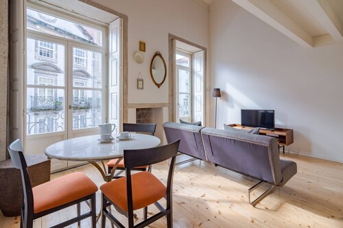 Charming Porto Apartment in Prime Location