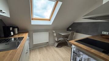 Kühlschrank, Ofen, Herdplatte, Geschirrspüler