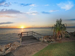 Property grounds - Relaxing waterfront property with own jetty and magnificent views (Amity Point)