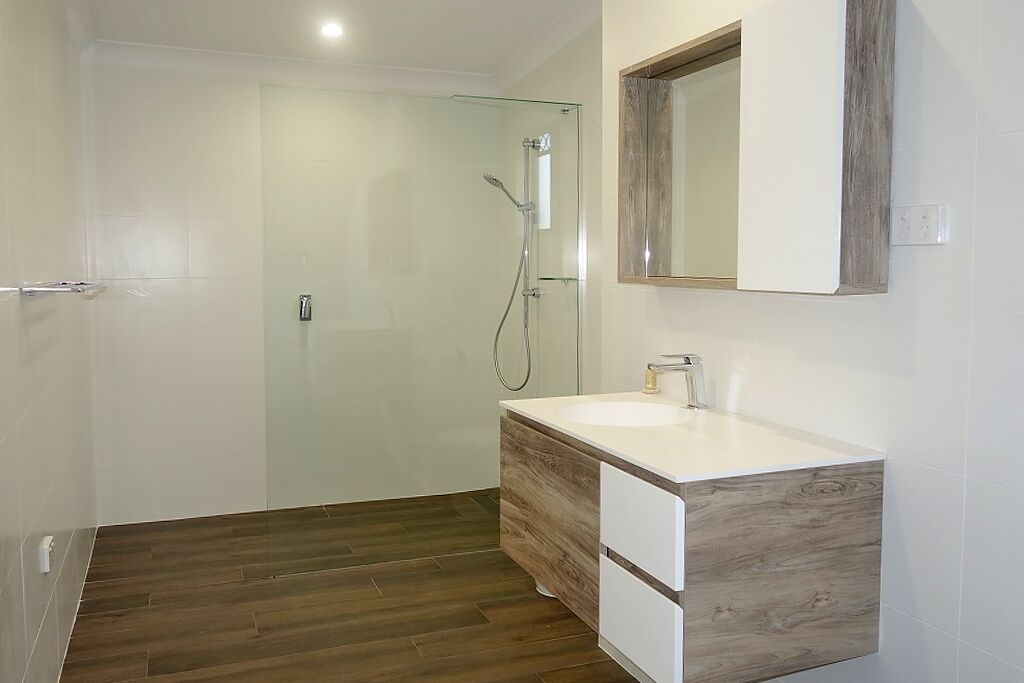 Shower, towels