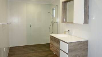 Shower, towels