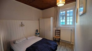 2 habitaciones, tabla de planchar con plancha y wifi 