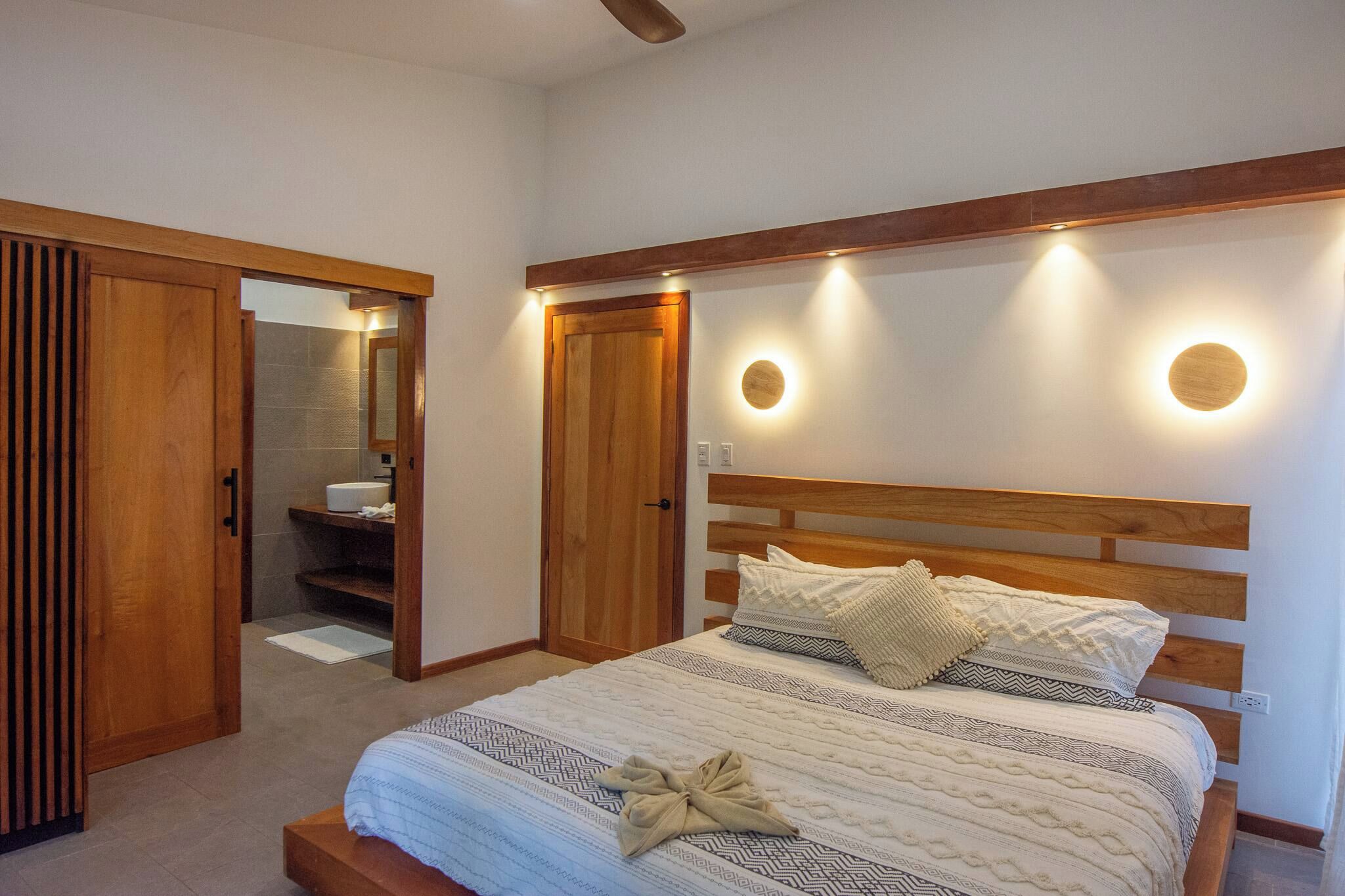 2 bedrooms, iron/ironing board, WiFi (free), bed sheets