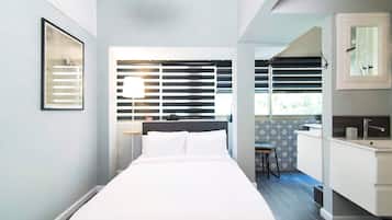Studio tiện nghi đơn giản | 1 phòng ngủ, minibar, khu vực làm việc phù hợp cho laptop