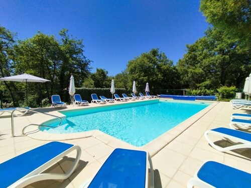 Chalet in Dordogne Valley with garden and shared pool