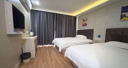 Yijia Hotel (Shanghai Jinshan New Town Wanda Plaza)