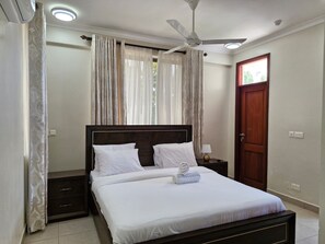 3 bedrooms, iron/ironing board, WiFi