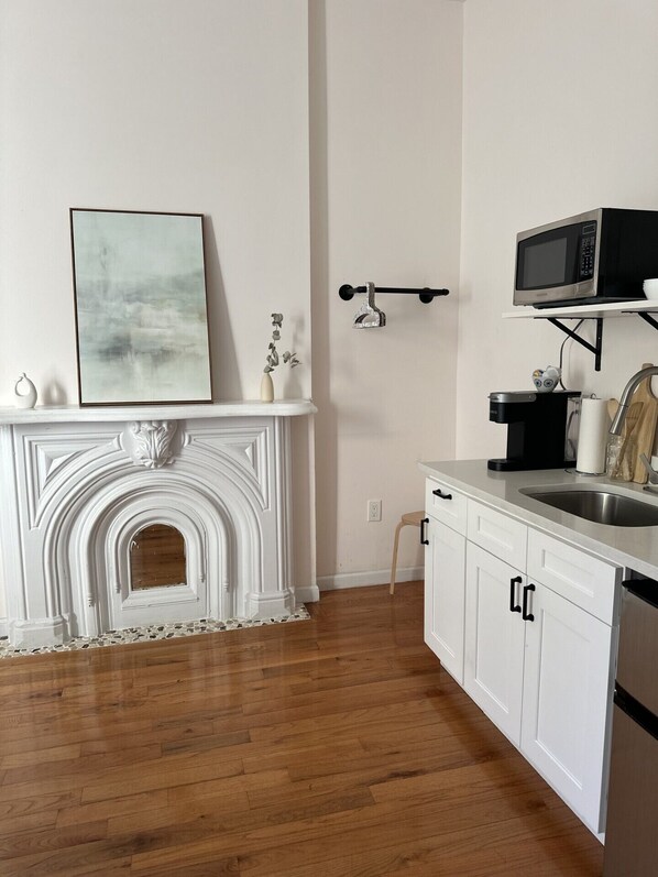 Microondas y placa de cocina