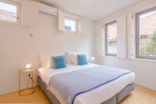 Charming Central Escape, Oporto