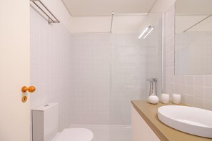 Apartment | Bathroom