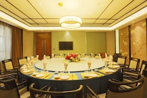 Restaurant - Yili Huacheng Hotel (Yining)