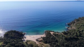 Aurinkotuoleja, rantapyyhkeitä