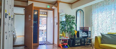 Cortinas opacas y wifi gratis