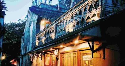 Jiyi Theme Inn