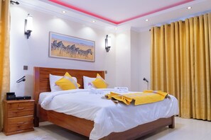 Appartement Luxe, 3 chambres | Chambres insonorisées, fer et planche à repasser, Wi-Fi gratuit