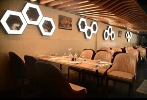 Restaurant - Hotel Baba Vishwanath Palace  (Prayagraj)