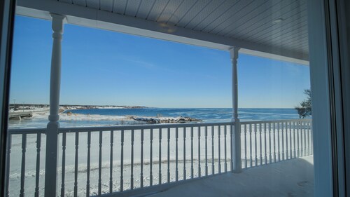 ** NEW** Private beach and Gaspesian charm in the heart of Baie des Chaleurs