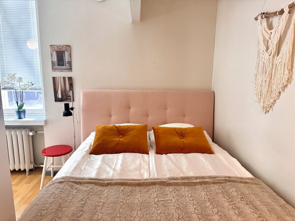 1 habitación, tabla de planchar con plancha, wifi y ropa de cama 