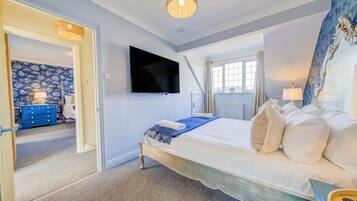 3 habitaciones, escritorio, cuna de viaje y wifi