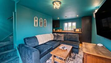 Televisión, chimenea