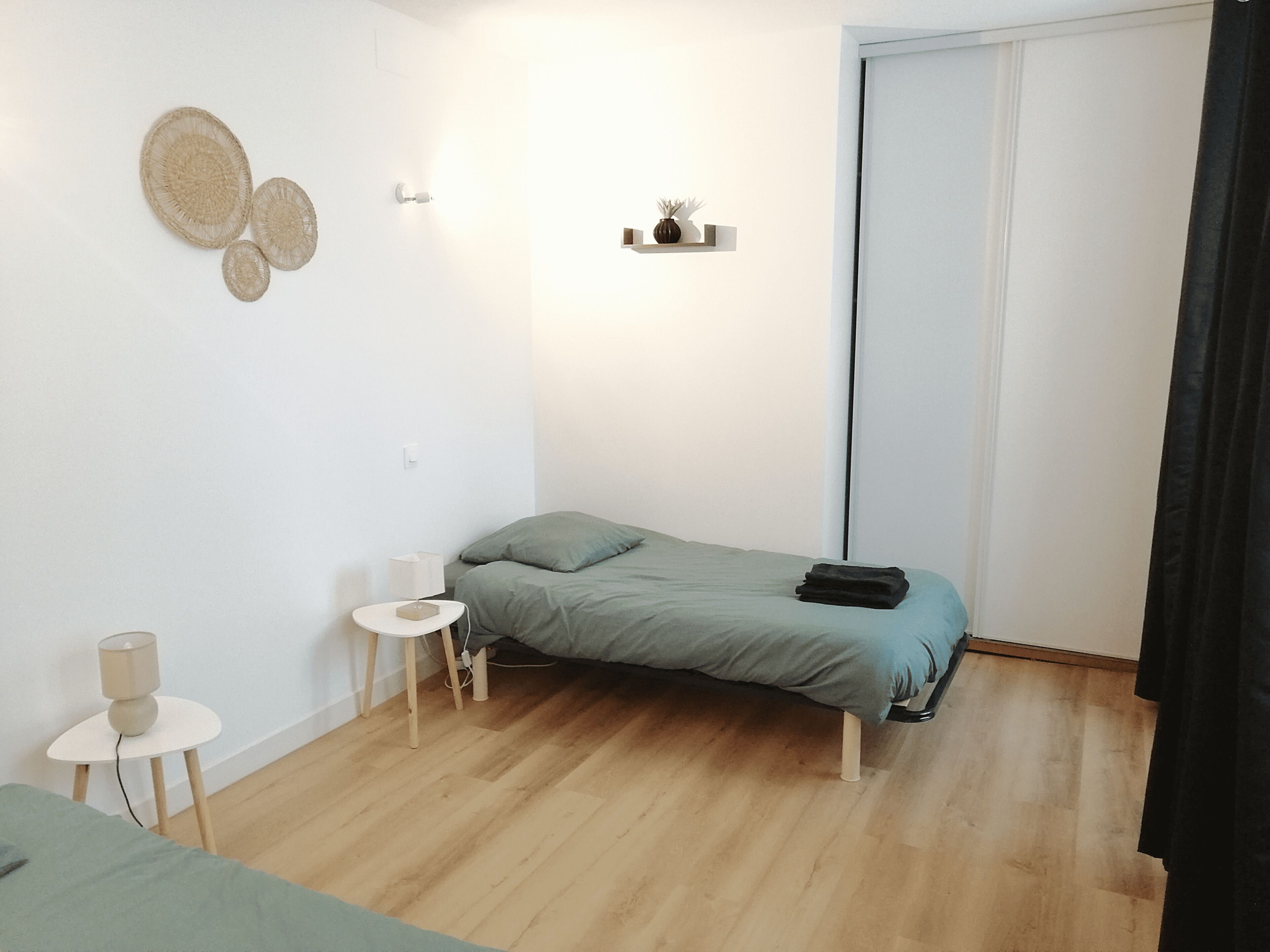 2 bedrooms, travel crib, free WiFi, bed sheets
