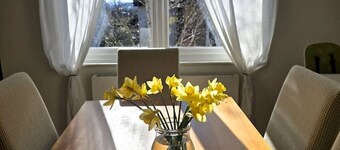 Spacious 3-bedroom home with great transport links