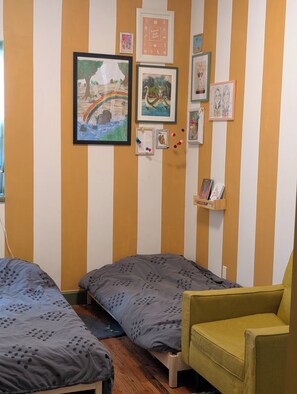 3 Schlafzimmer, Schreibtisch, Bügeleisen/Bügelbrett, WLAN