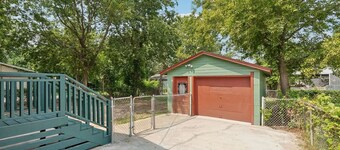 Charming  2-bedroom two bath  house in fantastic Tulsa with office/ fitness room