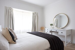 3 bedrooms, desk, iron/ironing board, travel cot