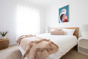 3 bedrooms, desk, iron/ironing board, travel crib