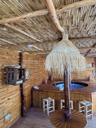 Oasis Deluxe : Votre escapade de luxe, alliant confort et sérénité à Fès.