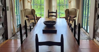Red Fox Ridge Cabin Retreat - No Cleaning Fee. Relax and unwind