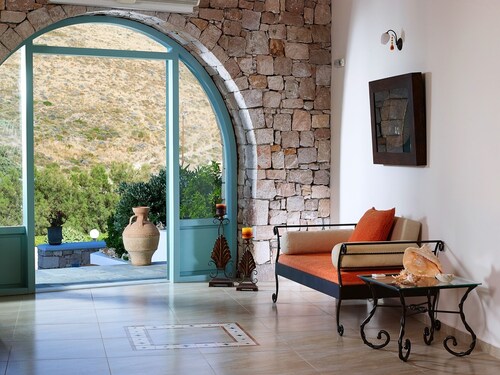 Asterias Boutique Hotel