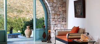 Asterias Boutique Hotel