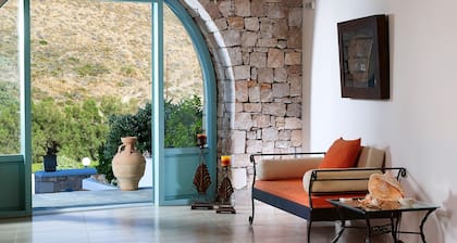 Asterias Boutique Hotel