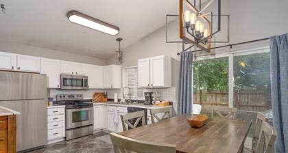 Central Hayden Retreat âą Fireplace, Fast WiFi, Fire Pit, Garage Park, DreamCloud