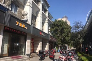 Unclassified image, 5 of 20, button - 100 Inn (Shanghai Changhai Hospital & Xiangyin Road Metro Station) (Shanghai)