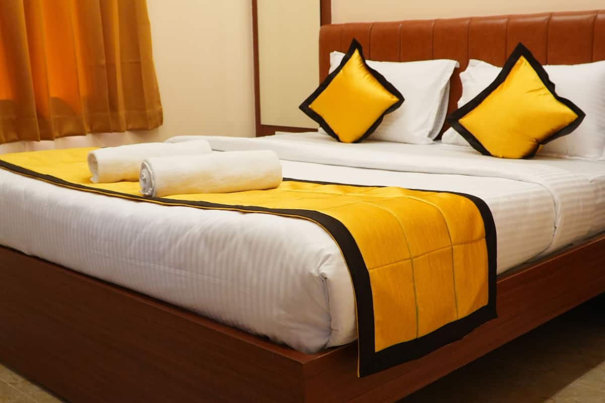 Kamar Deluks, 1 Tempat Tidur King, pemandangan kota | Busa memori, kedap suara, dan Wi-Fi gratis