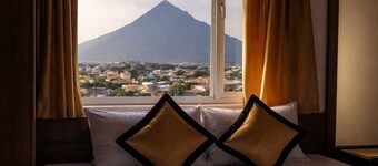 UJ PALLAZZIO - Business Class Luxury Hotel