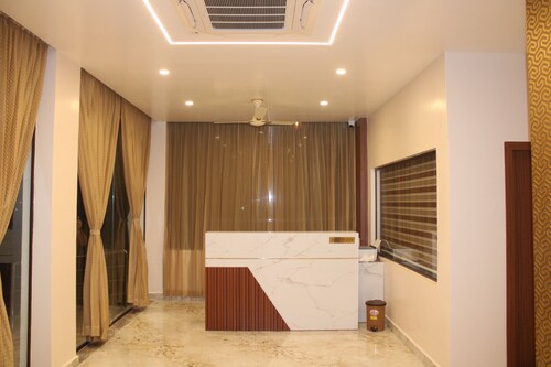 UJ PALLAZZIO - Business Class Luxury Hotel