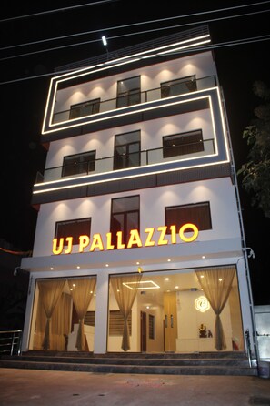 Front of property – evening/night