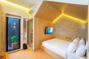 Deluxe Double Room | Desk, laptop workspace, free WiFi, bed sheets