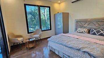 3 slaapkamers, een bureau, een strijkplank/strijkijzer, gratis wifi