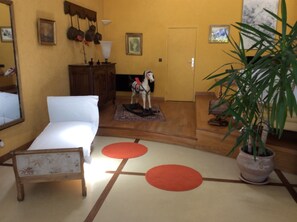 Interior - Realville gîte with swimming pool sleeps 4 (Réalville)